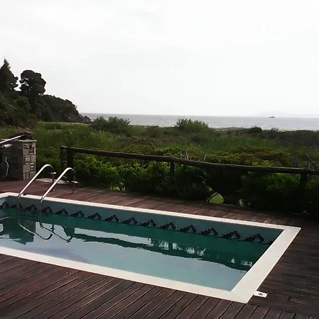 Amazing Beachfront Maison