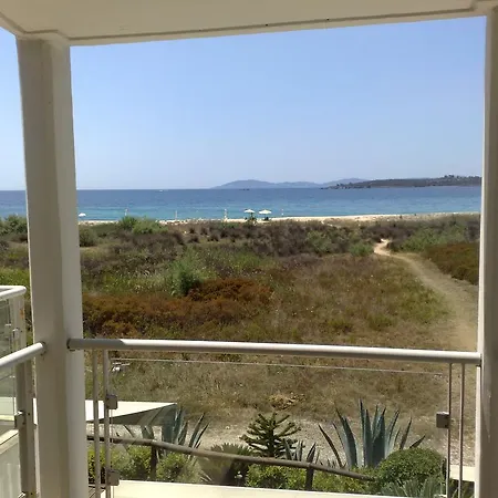 Semesterbostad Amazing Beachfront Maison Toroni