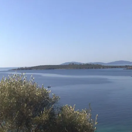 Amazing Beachfront Maison Semesterbostad Toroni